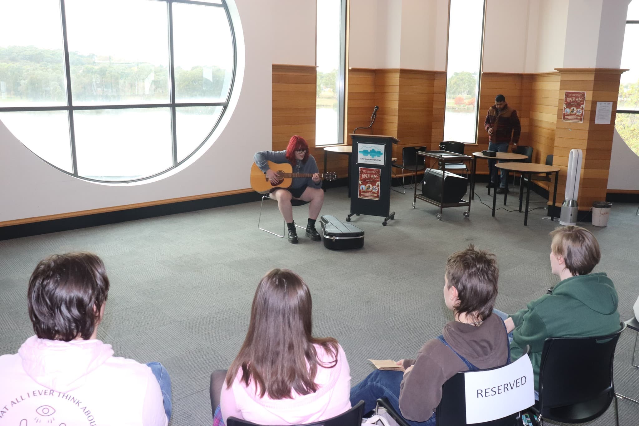 LAKE TUGGERANONG COLLEGE - foto 17